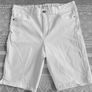 Liz Claiborne White Women's Bermudas
